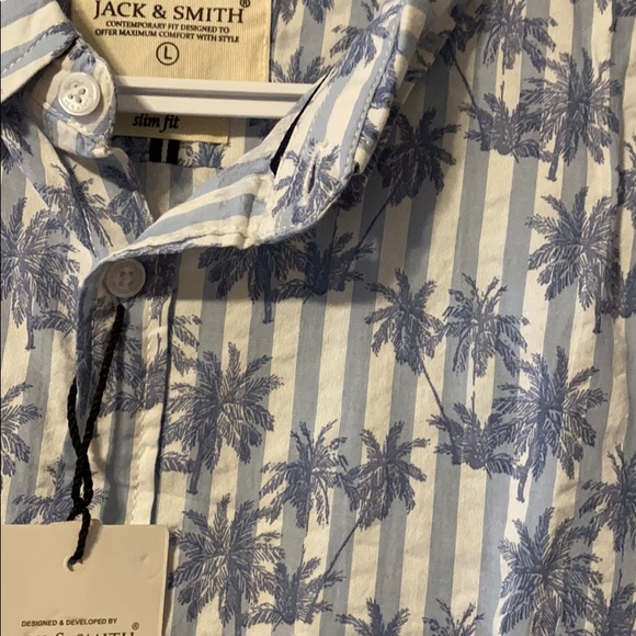 JACK & SMITH: Short sleeve button up shirt (LARGE) - Picture 6 of 6